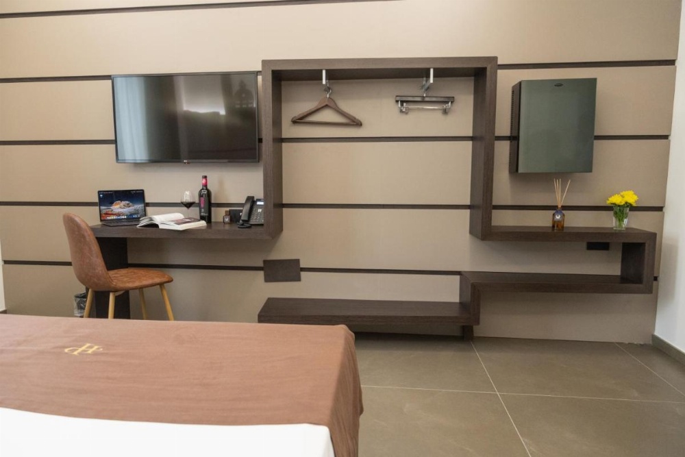 Room image 3